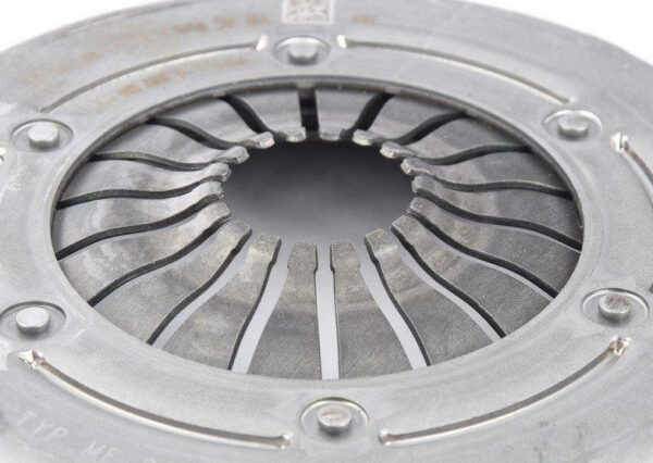 03F141025 - NEW AUDI A3 8P CLUTCH PRESSURE PLATE 220MM 03F141025 OEM