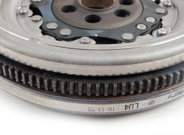 03G105266CH - NEW AUDI A3 8P FLYWHEEL 03G105266CH ORIGINAL
