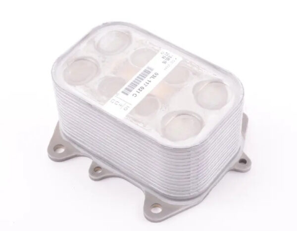 03L117021C - NEW VW AUDI ŠKODA SEAT AMAROK AMEO BEETLE CONVERTIBLE OIL COOLER 03L117021C ORIGINAL
