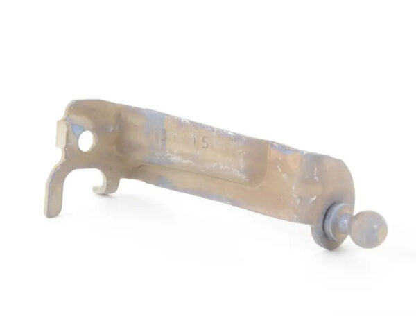 04E103932C - NEW AUDI Q3 8U ENGINE COVER MOUNT 04E103932C ORIGINAL