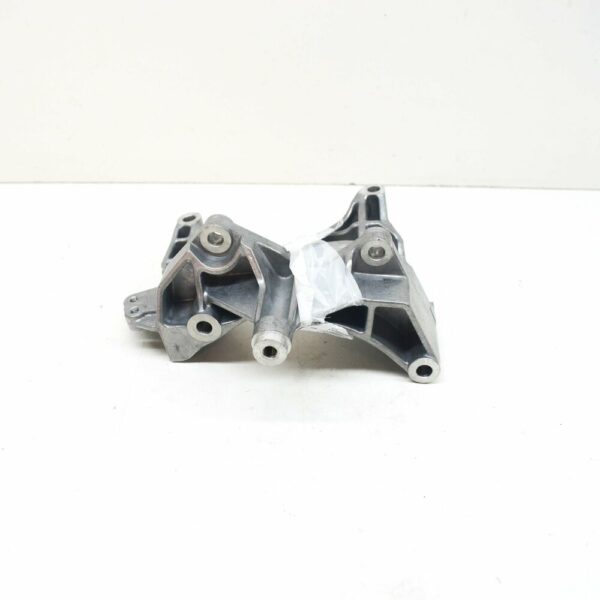 057903143L - NEW AUDI Q7 4M ALTERNATOR BRACKET HOLDER 057903143L