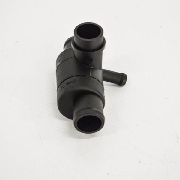 06B103235G - Audi A4 A6 Breather Valve Petrol 06B103235G NEW GENUINE +