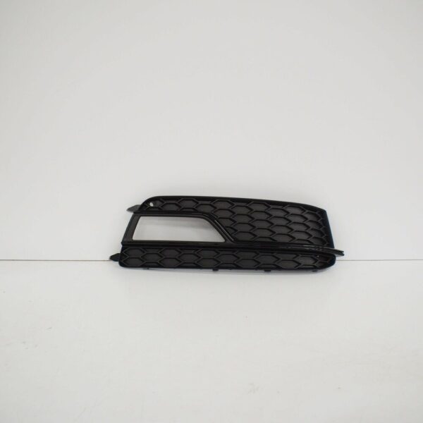 8T0807682K01C - NEW AUDI A5 8TA RIGHT FOG LIGHT GRILLE 8T0807682K01C GENUINE