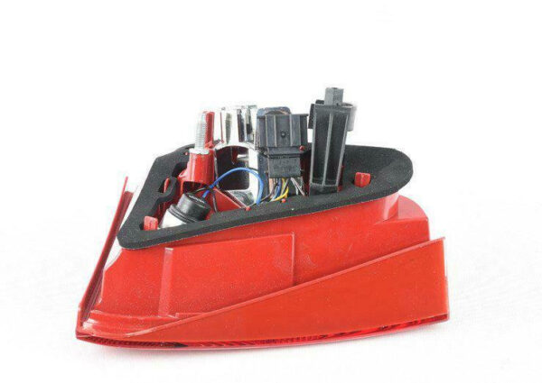 8T0945094B - NEW AUDI A5 8T REAR RIGHT INNER TAILLIGHT 8T0945094B ORIGINAL