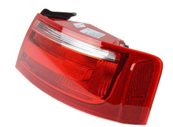 8T0945096A - NEW AUDI A5 8T REAR RIGHT OUTER TAILLIGHT 8T0945096A