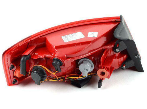 8T0945096A - NEW AUDI A5 8T REAR RIGHT OUTER TAILLIGHT 8T0945096A