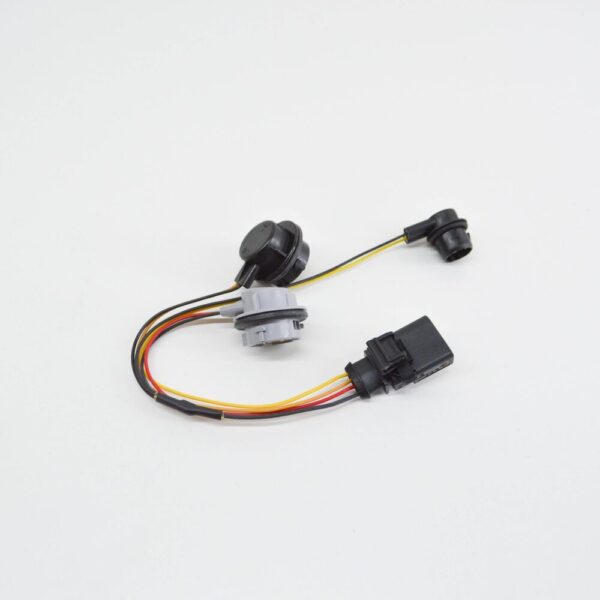 8T0945221 - NEW AUDI A5 8T3 REAR OUTER LAMP BULB CARRIER WITH CABLES 8T0945221 ORIGINAL