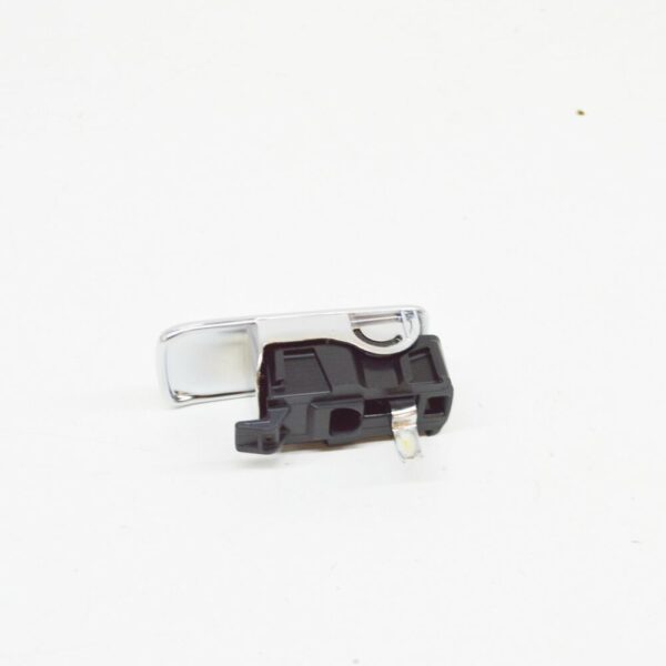 8U1857131B3Q7 - NEW AUDI Q3 8U GLOVE COMPARTMENT LID CATCH LHD 8U1857131B3Q7