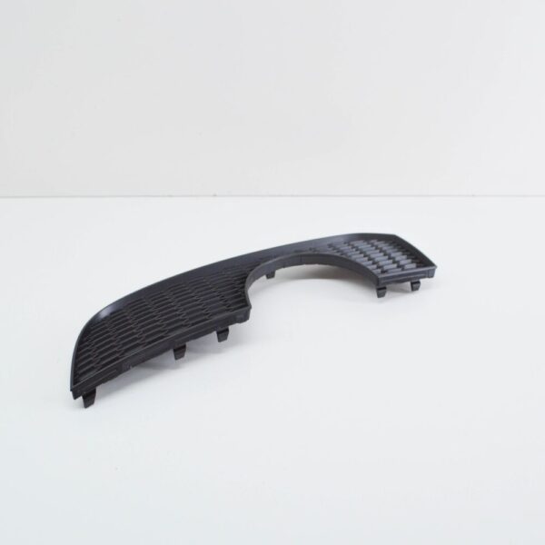 8V3807834B - NEW AUDI A3 8V REAR BUMPER DIFFUSER INSERT GRILLE TRIM 8V3807834B