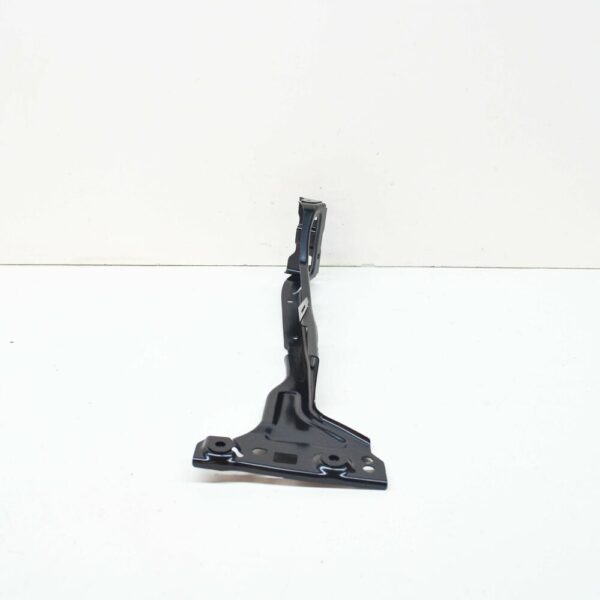 8W0821135C - NEW AUDI A4 B9 FRONT LEFT FENDER BRACKET 8W0821135C