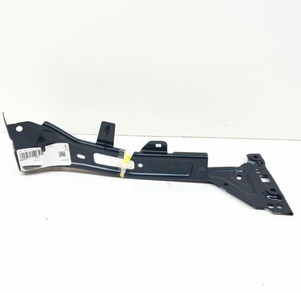 8W0821136C - NEW AUDI A4 B9 FRONT RIGHT FENDER REINFORCEMENT BAR 8W0821136C