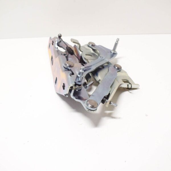 8W0823302E - Audi A4 B9 bonnet hinge front right 8W0823302E new