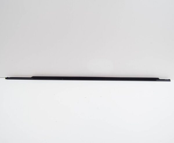 8W0837478A - AUDI A4 B9 FRONT RIGHT OUTER WINDOW APERTURE SEAL 8W0837478A NEW GENUINE