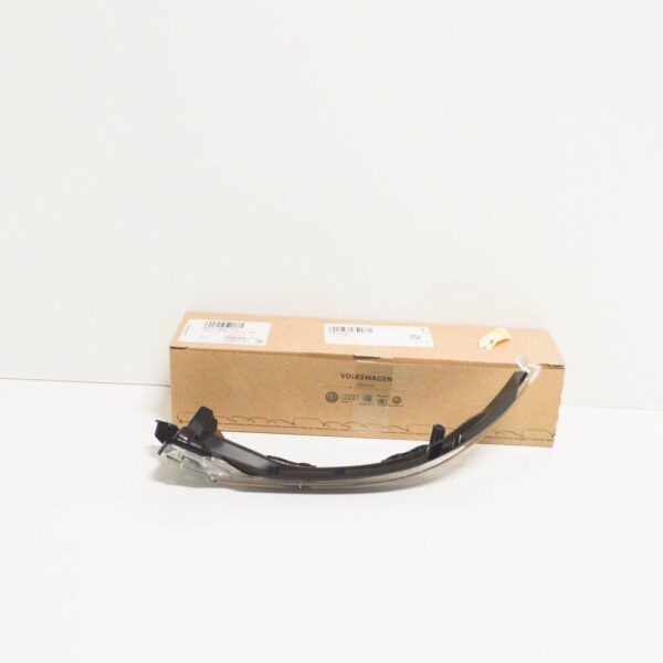 8W0949102 - AUDI A4 B9 FRONT RIGHT DOOR MIRROR TURN INDICATOR 8W0949102 NEW GENUINE