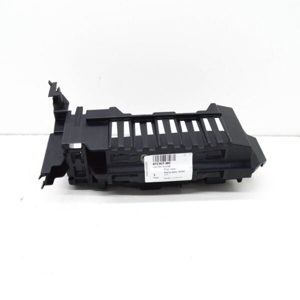 8Y0907390 - NEW AUDI A3 LIMOUSINE 8Y REAR RIGHT CONTROL UNIT RETAINER 8Y0907390 ORIGINAL