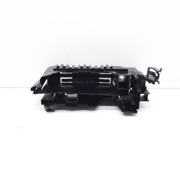 8Y0907390 - NEW AUDI A3 LIMOUSINE 8Y REAR RIGHT CONTROL UNIT RETAINER 8Y0907390 ORIGINAL