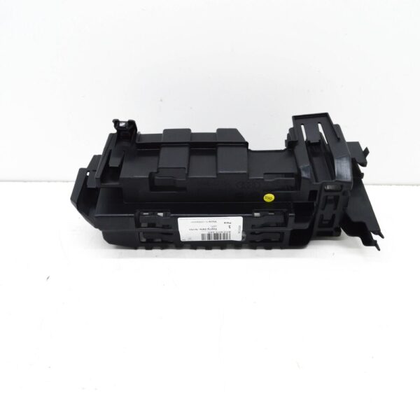 8Y0907390 - NEW AUDI A3 LIMOUSINE 8Y REAR RIGHT CONTROL UNIT RETAINER 8Y0907390 ORIGINAL