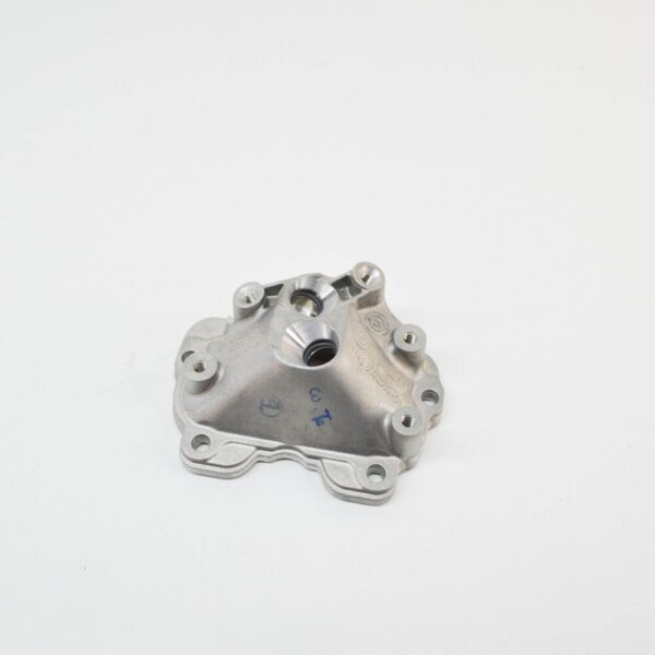 11427589101 - NEW BMW E70 E71 F06 F06N TURBOCHARGER OIL BACK COVER 7589101 11427589101