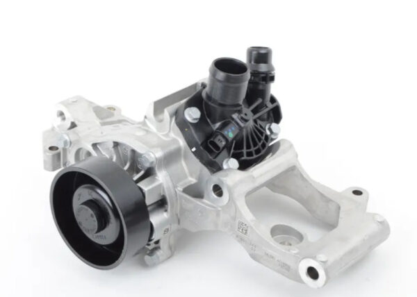 11518601366 - MINI CLUBMAN F54 Water Pump with Thermostat and Mount 11518601366 NEW