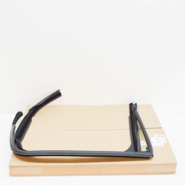 51357390165 - NEW MINI COUNTRYMAN F60 REAR LEFT DOOR WINDOW GUIDE 51357390165 ORIGINAL