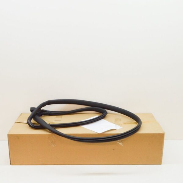 51767372776 - NEW MINI COUPE R58 FRONT RIGHT DOOR WEATHERSTRIP 7372776 51767372776 ORIGINAL