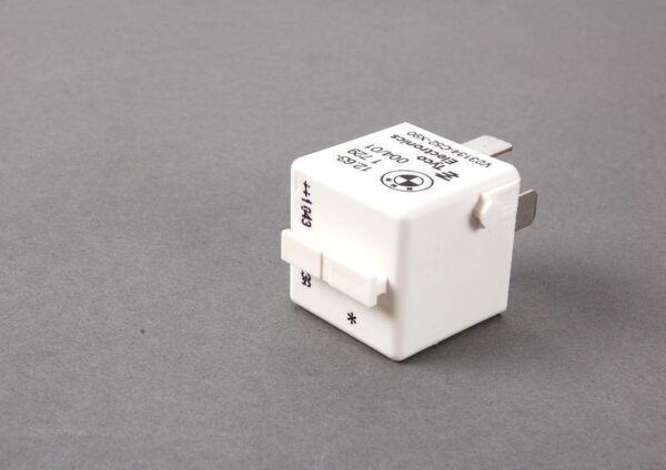 61361729004 - BMW E30 Relay No Contact White Authentic 61361729004