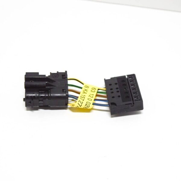 63120026771 - BMW 5 E39 Rear Right Light Adapter 63120026771 0026771 New Genuine