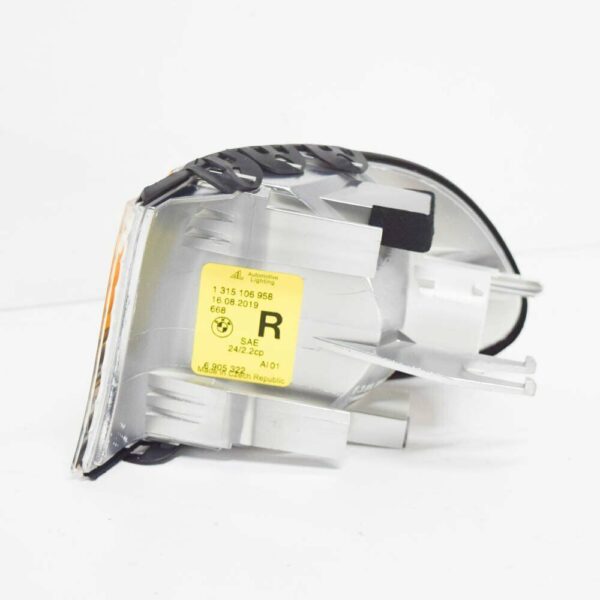 63136905322 - NEW BMW 7 E38 FRONT RIGHT INDICATOR 63136905322 6905322 OEM