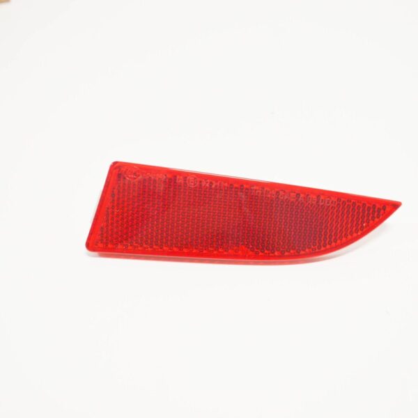 63147162218 - NEW BMW X3 E83 REAR BUMPER RIGHT REFLECTOR 63147162218 7162218 2007 ORIGINAL