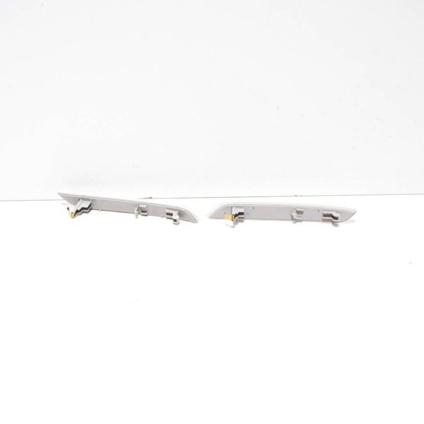 63147187087 - BMW X6 E71 Front Bumper Reflector Left+Right 63147187087 63147187088 NEW GENUINE