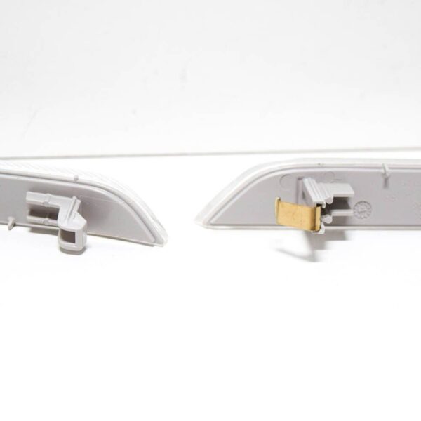 63147187087 - BMW X6 E71 Front Bumper Reflector Left+Right 63147187087 63147187088 NEW GENUINE
