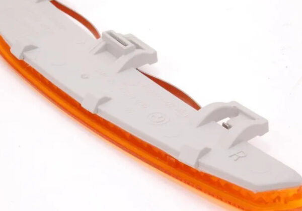 63147839090 - NEW BMW 5 E60 FRONT BUMPER RIGHT REFLECTOR 7839090 63147839090 ORIGINAL
