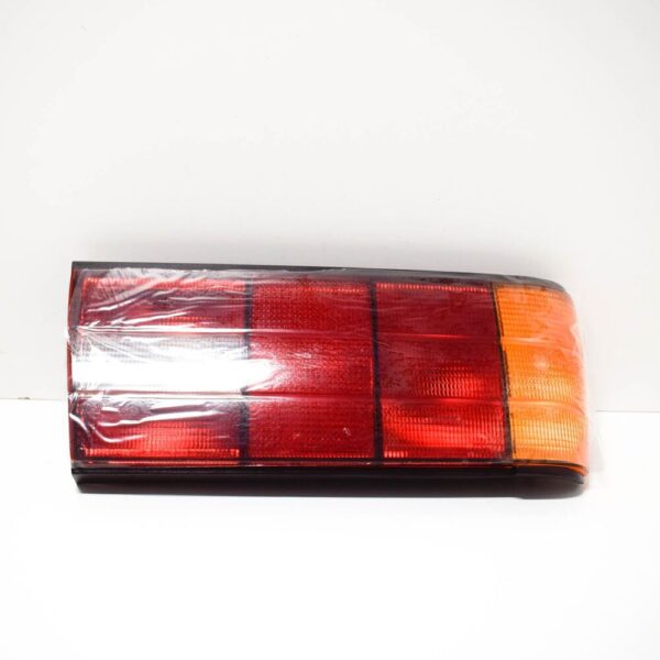 63211385381 - BMW 3 E30 rear light 63211385381 1385381 new