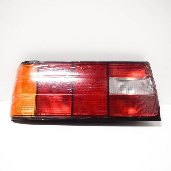 63211385381 - BMW 3 E30 rear light 63211385381 1385381 new