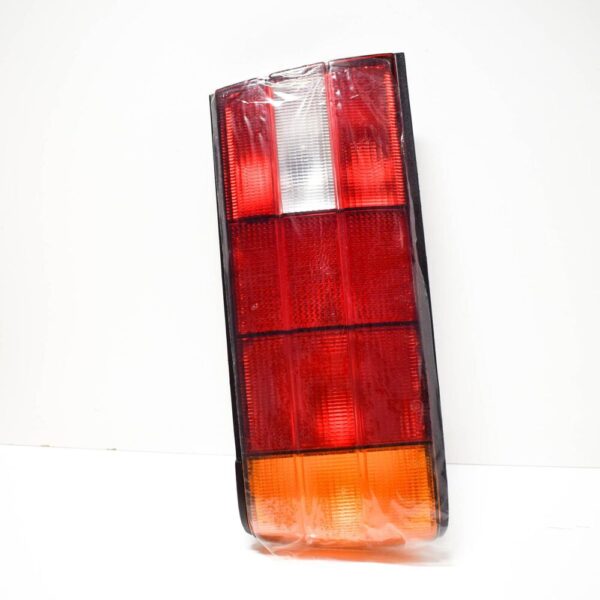63211385381 - BMW 3 E30 rear light 63211385381 1385381 new