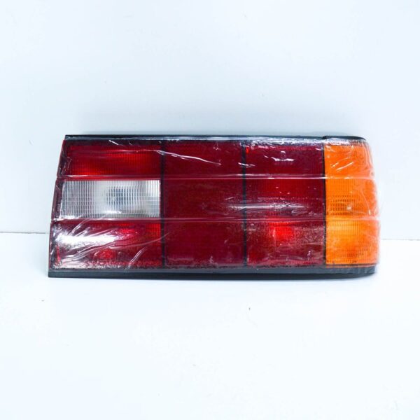 63211385382 - BMW 3 E30 Rear Right Taillight 63211385382 1385382 NEW