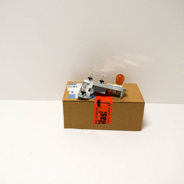 63217178383 - NEW BMW 3 E93 REAR LEFT TAILLIGHT BULB HOLDER 63217178383 7178383 ORIGINAL