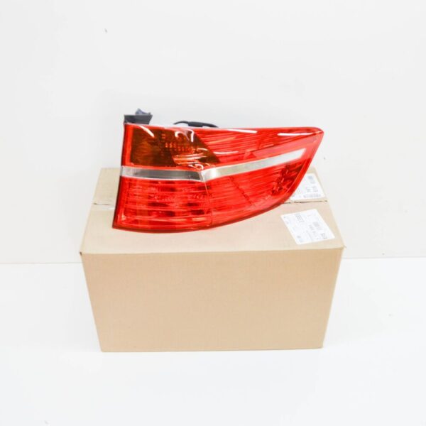 63217179984 - NEW BMW X6 E71 REAR RIGHT OUTER TAILLIGHT LAMP 63217179984 7179984 ORIGINAL