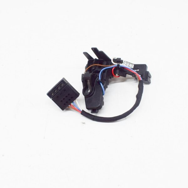63217366070 - BMW F32 F33 BULB HOLDER TAIL LIGHT IN BOOT LID RIGHT 63217366070 14-16