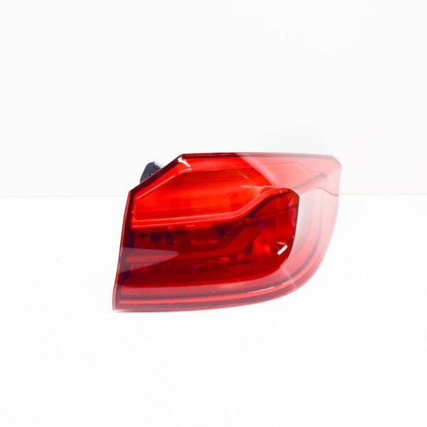63217376464 - NEW BMW 5 G30 REAR RIGHT OUTER TAIL LIGHT 7376464 63217376464 ORIGINAL