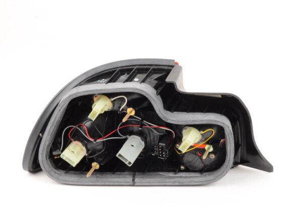 63218399604 - NEW BMW Z3 E36 COUPE 1998-2002 RIGHT REAR LIGHT 8399604 99-01 ORIGINAL