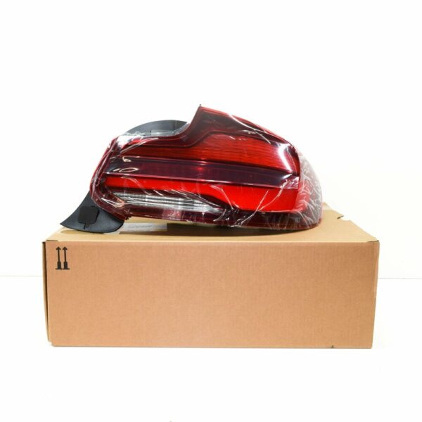 63219491592 - NEW BMW 2 F22 REAR RIGHT LED TAILLIGHT BLACK LINE 63219491592 OEM