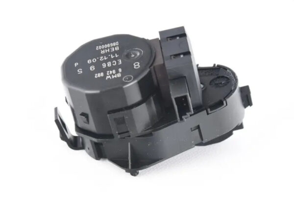 64116942992 - NEW BMW 5 TOURING E61 RIGHT FOOTWELL FLAP ACTUATOR 64116942992 6942992 GENUINE