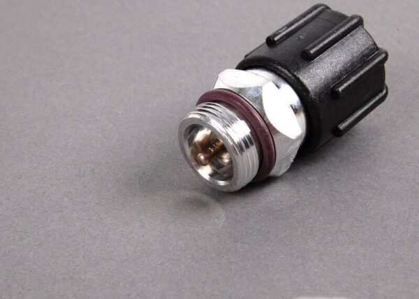 64509177577 - MINI E30 E36 E46 E60 E61 R50 R52 Original High Side Charging Adapter