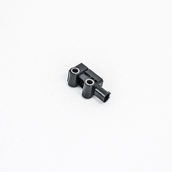 65779224176 - NEW BMW 5 F10 FRONT CRASH SENSOR 65779224176 2010 11-18 GENUINE