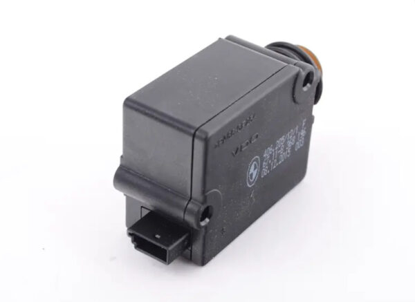 67118368196 - NEW BMW 5 E39 BOOT LOCK ACTUATOR 67118368196 8368196 GENUINE