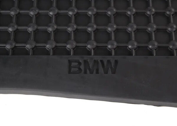 82559405044 - NEW BMW 5 E39 REAR ALL WEATHER RUBBER FLOOR MAT SET - BLACK 9405044