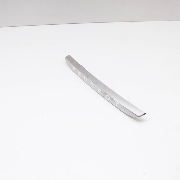 1613497880 - PEUGEOT 208 MK1 A9 FRONT EMBLEM 1613497880 NEW