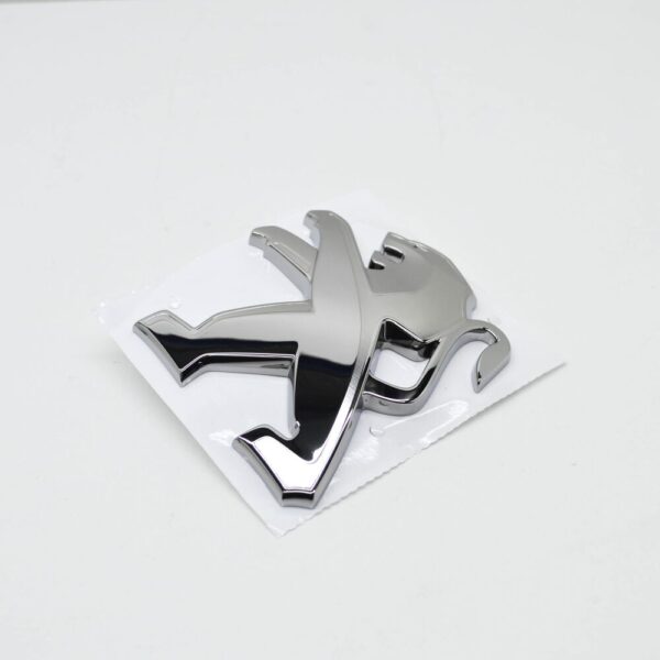 98232281VD - NEW PEUGEOT P21 208 FRONT GRILL LOGO BADGE ORIGINAL