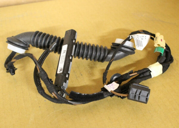 3T0971147F - ŠKODA SUPERB MK2 3T tailgate cable set top right 3T0971147F NEW original